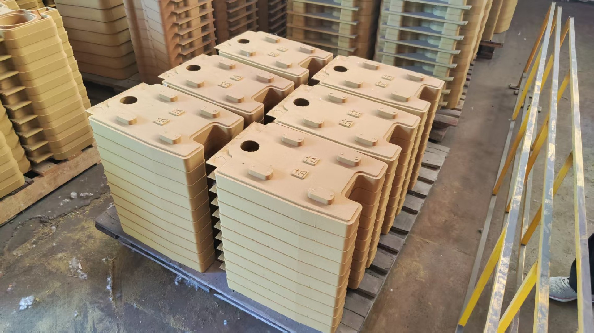 济南铸造加工厂-覆膜砂工艺案例.jpg